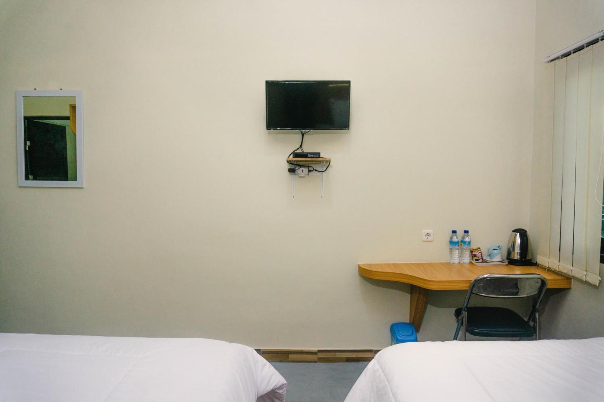 Grand Khalifah Guesthouse Sumbawa ภายนอก รูปภาพ