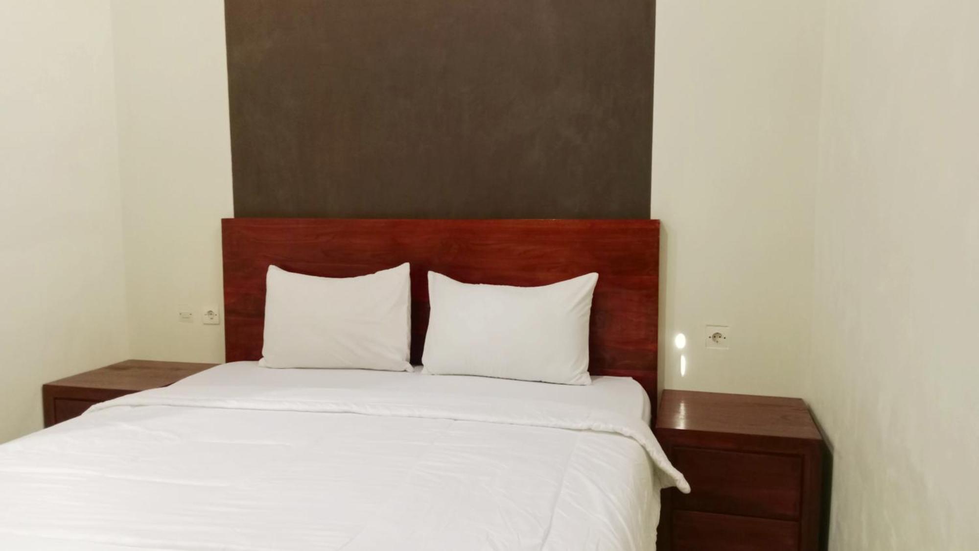 Grand Khalifah Guesthouse Sumbawa ภายนอก รูปภาพ