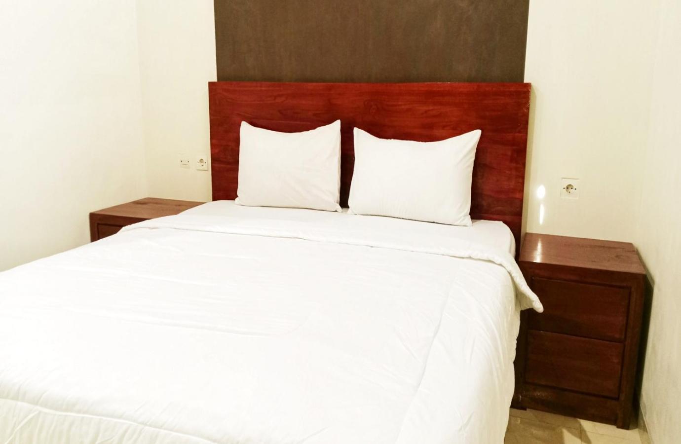 Grand Khalifah Guesthouse Sumbawa ภายนอก รูปภาพ